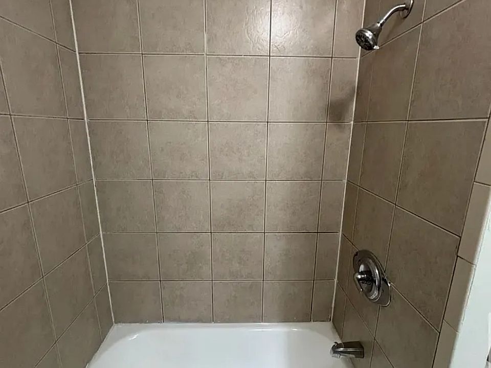 2nd image of 46 Fabyan Pl Floor 2R-2