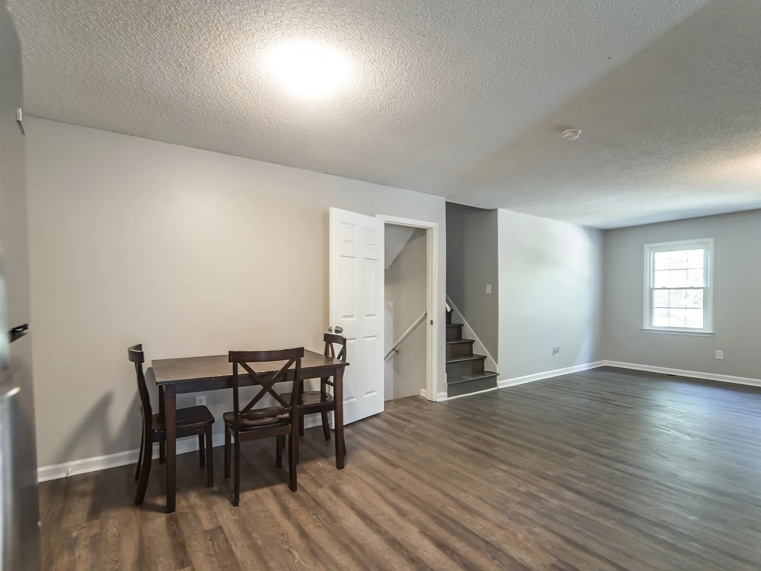 4 bed, 3.0 bath, 2112 sqft, $871 — Photo 3