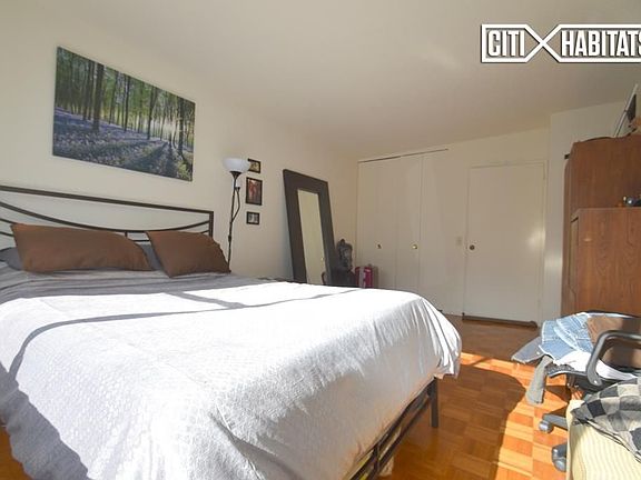 2nd image of 211 W 56th St APT 33G
