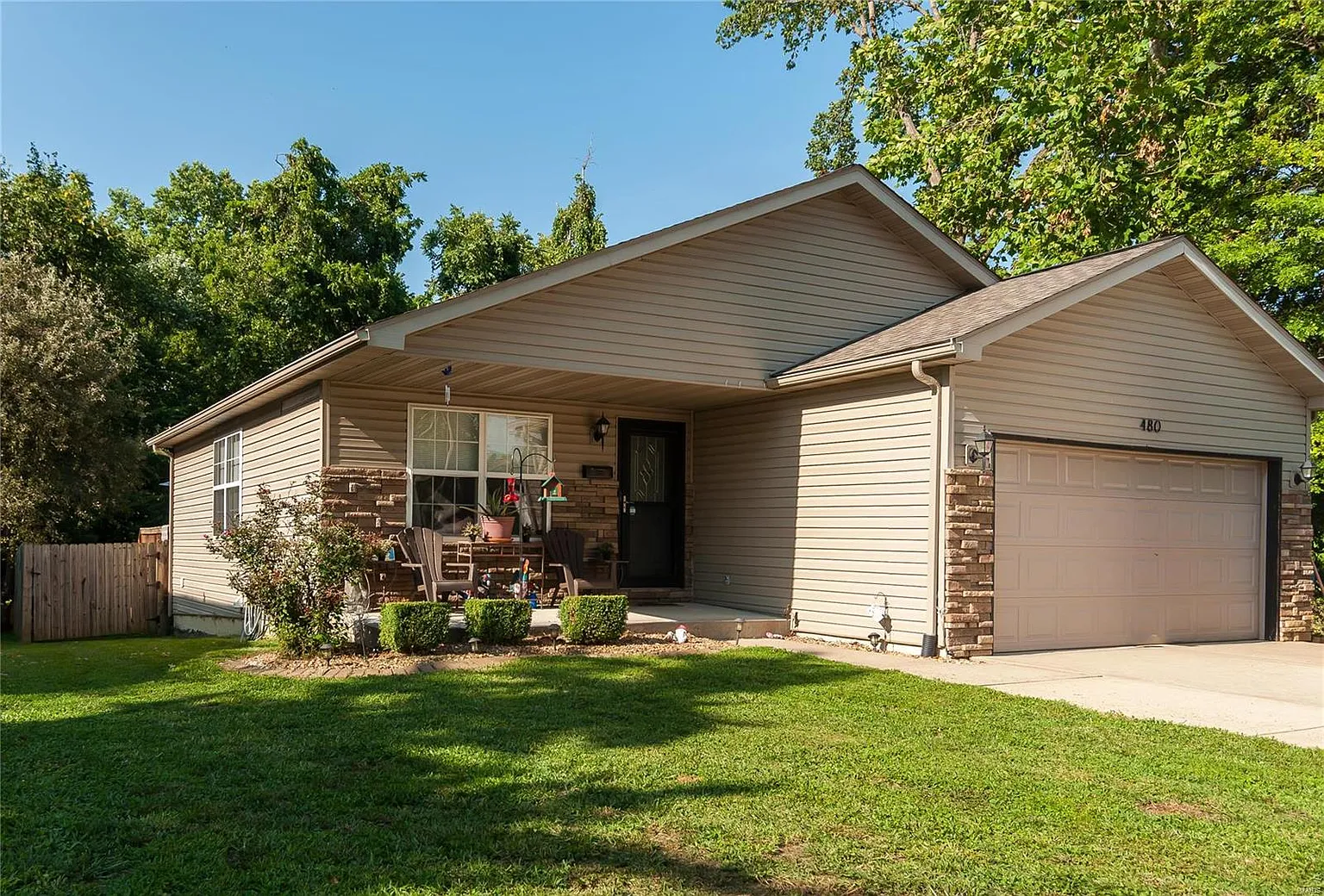 480 W Johnson St photo 1