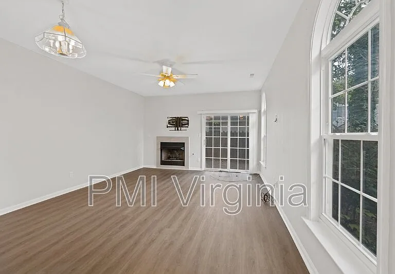 4620 Lee Ave — Photo 8