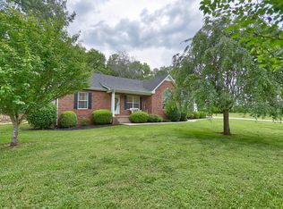 153 Clearview Rd, Cottontown, TN 37048
