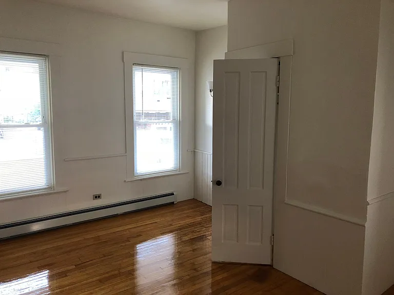 7 Roxbury Ct — Photo 4