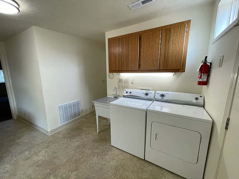 209 W Murray St — Photo 13