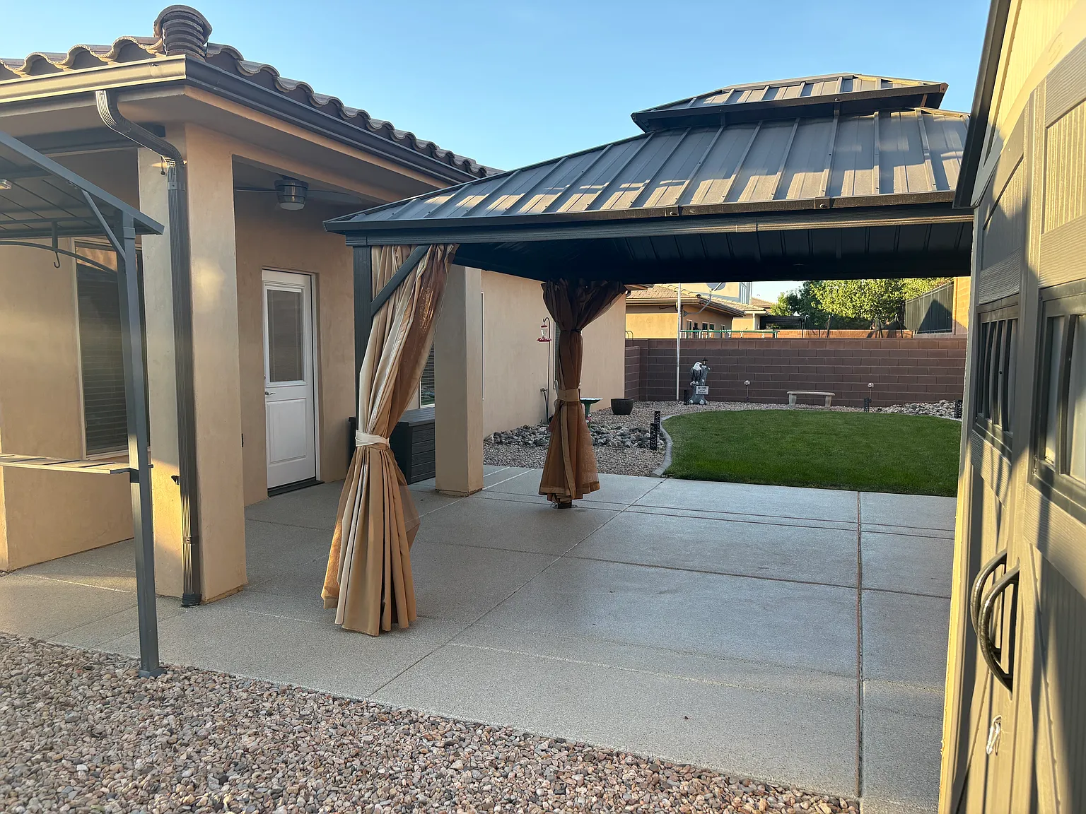 3 bed, 1867 sqft, $2,600 — Photo 1