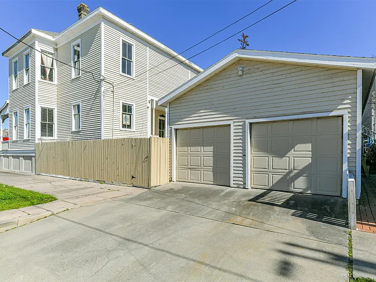 1927 Broadway St — Photo 30