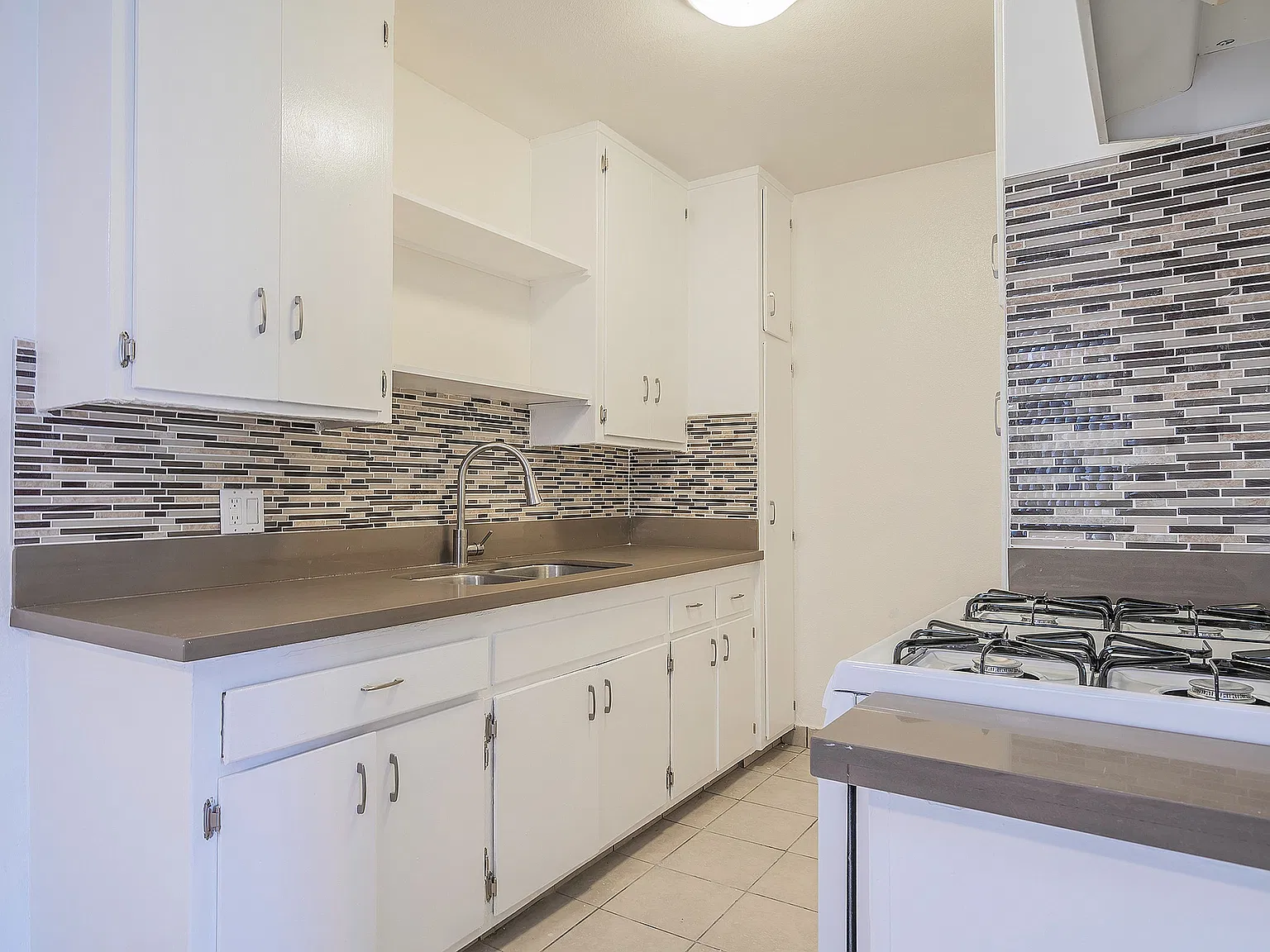 Westland @ Beach I — Photo 1