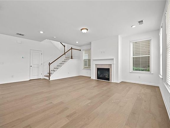 4th image of 4541 Encore Blvd