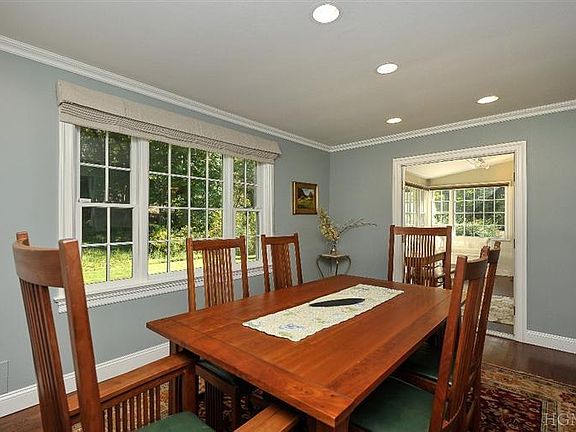 5th image of 10 Birch Ln