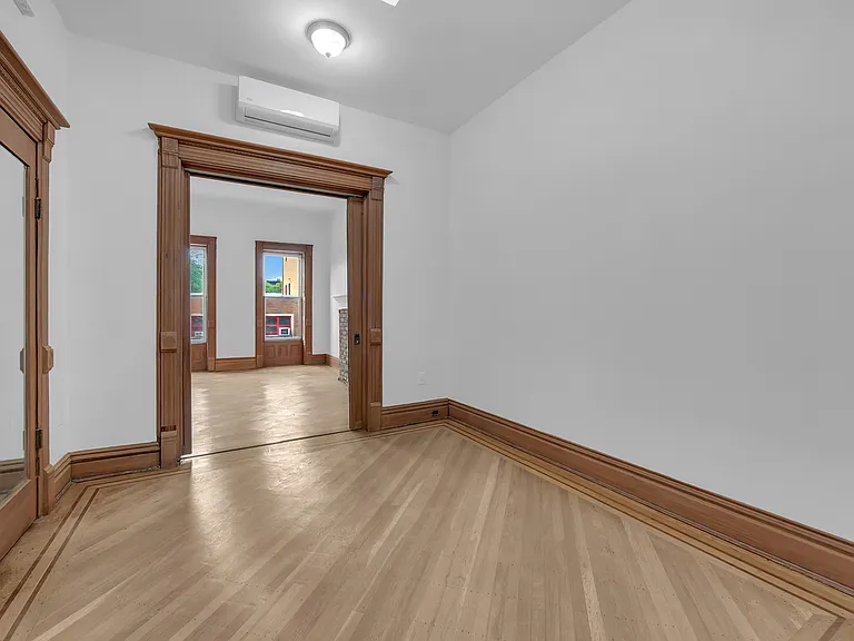 490 Hancock St #TOP — Photo 5