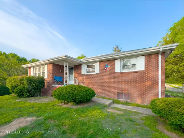 161 Cedar Ln, Rocky Top, TN 37769