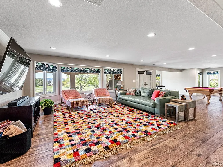 1127 Jesse Ct — Photo 32