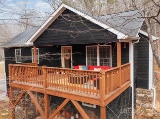 19 Smokey Mountain Dr, Swannanoa, NC 28778