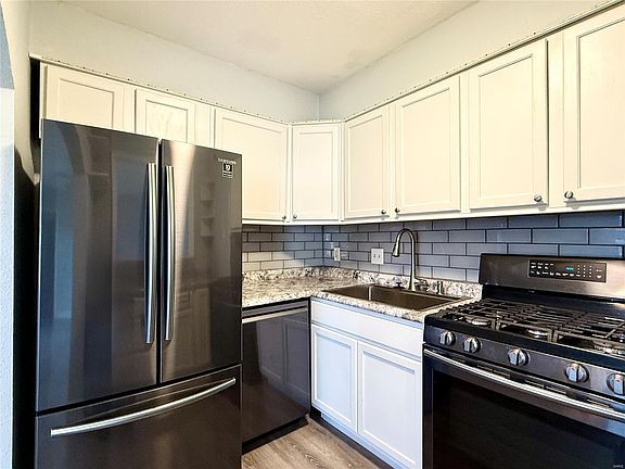 3rd image of 6911 Colonial Woods Dr APT 5