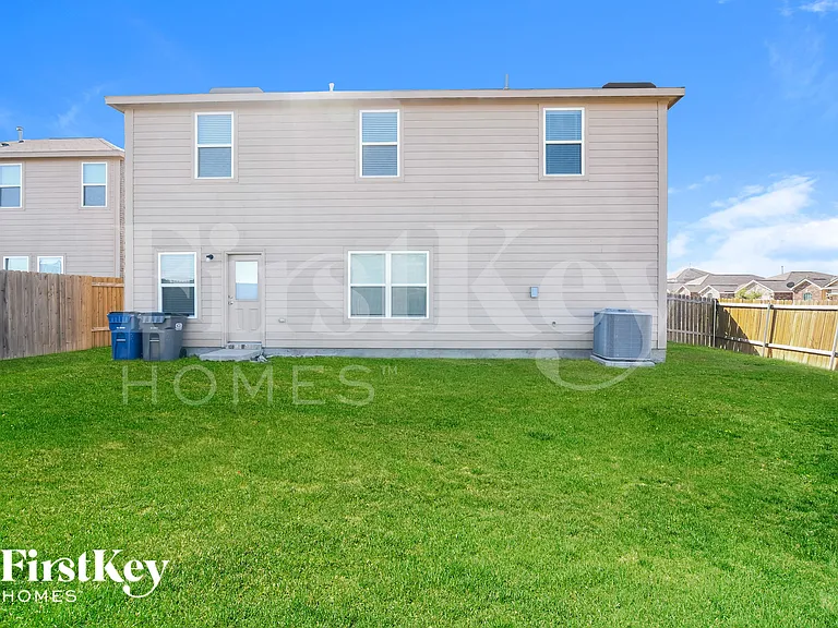 9005 Woodfern Dr — Photo 16