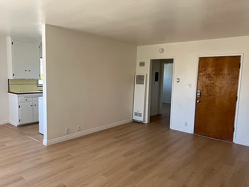 235 Grand Ave #6 Photo 1