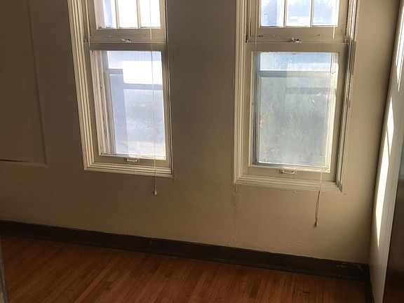 4th image of 810 S 11th St #4