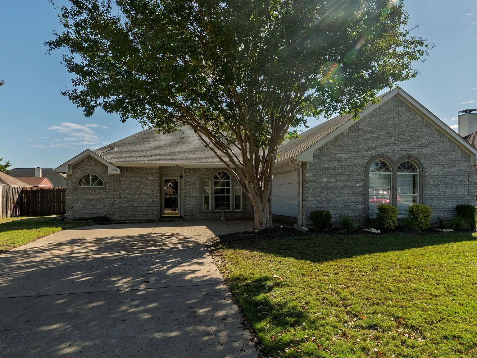 4 bed, 1556 sqft, $2,850 — Photo 1