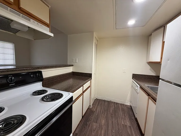 5319 Sumerset St #19A — Photo 8