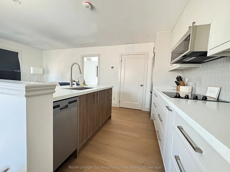26 Cardrew St #COACH — Photo 10