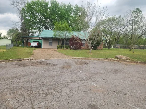 825 Wade Cir, Mulberry, AR 72947