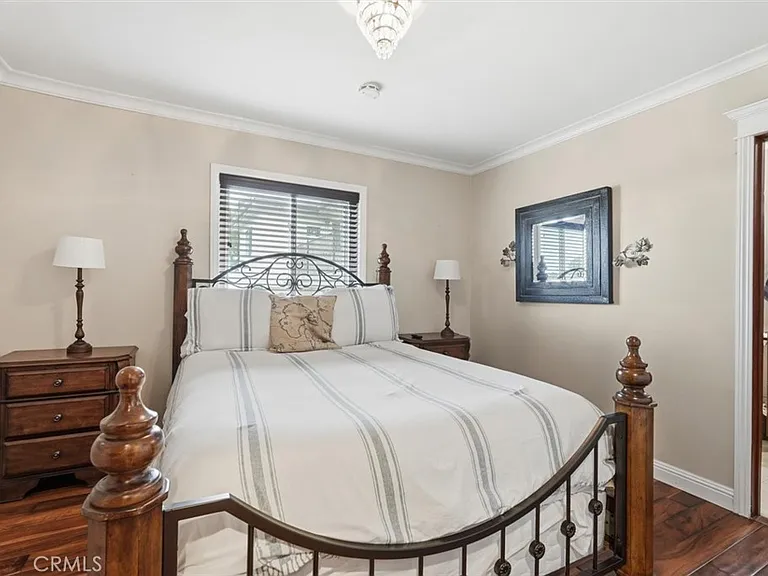 5348 Doris Way — Photo 31