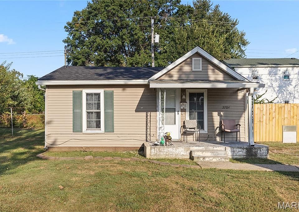 1st image of 2704 Myrtle Ave
