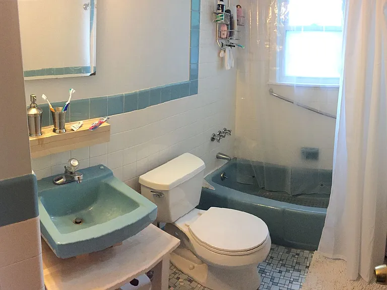 4 Hawthorne St — Photo 10