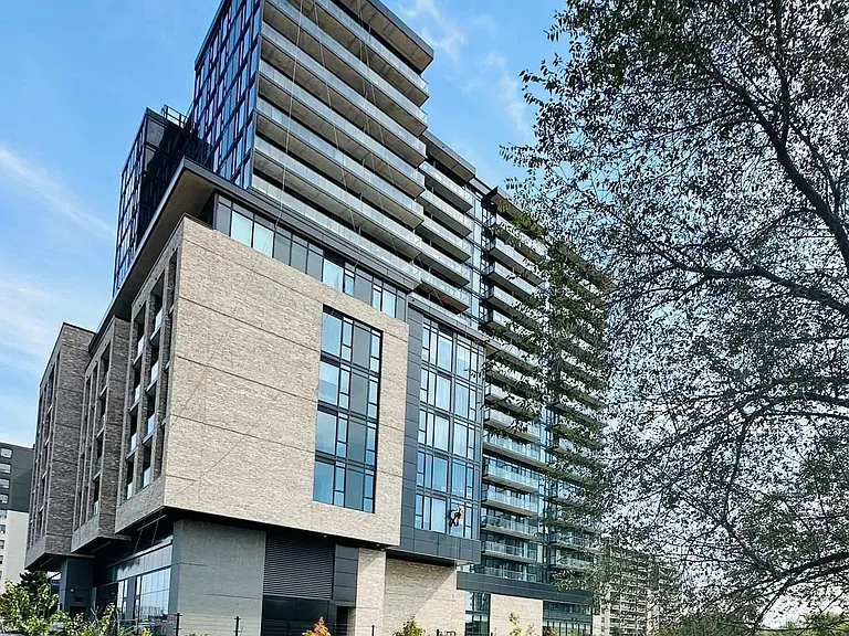 86 Dundas St E #409 — Photo 1