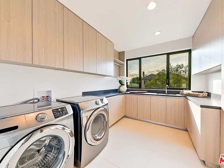 2030 Talmadge St — Photo 38