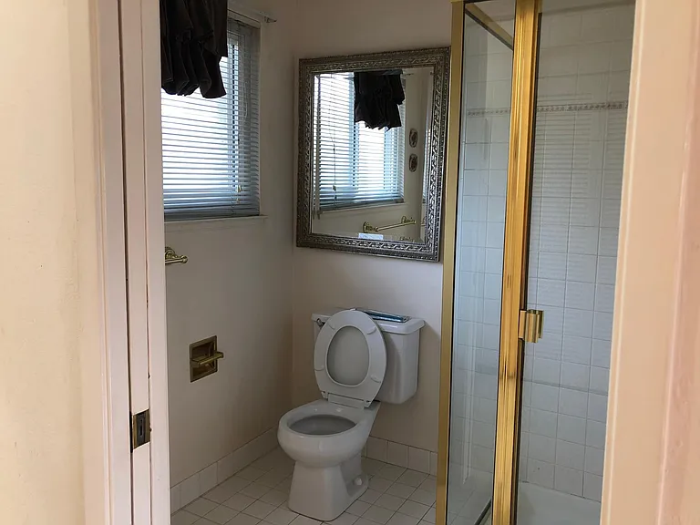 21960 Oaknoll Ct — Photo 14