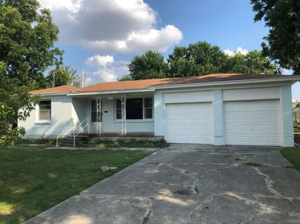 7977 Wyatt Dr, White Settlement, TX 76108