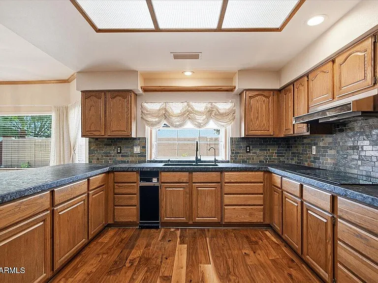 2157 E Alameda Dr — Photo 16