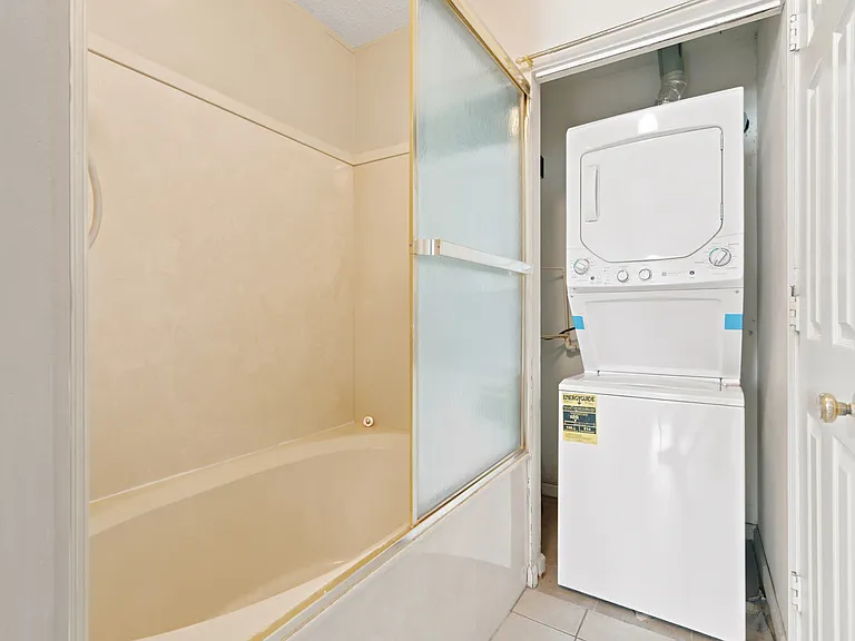 104 Waters Edge Ln #104 — Photo 9