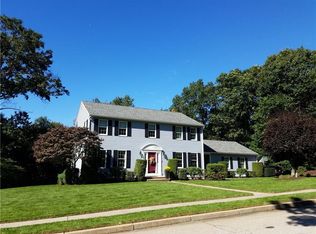 15 Lisa Marie Cir, Warwick, RI 02886