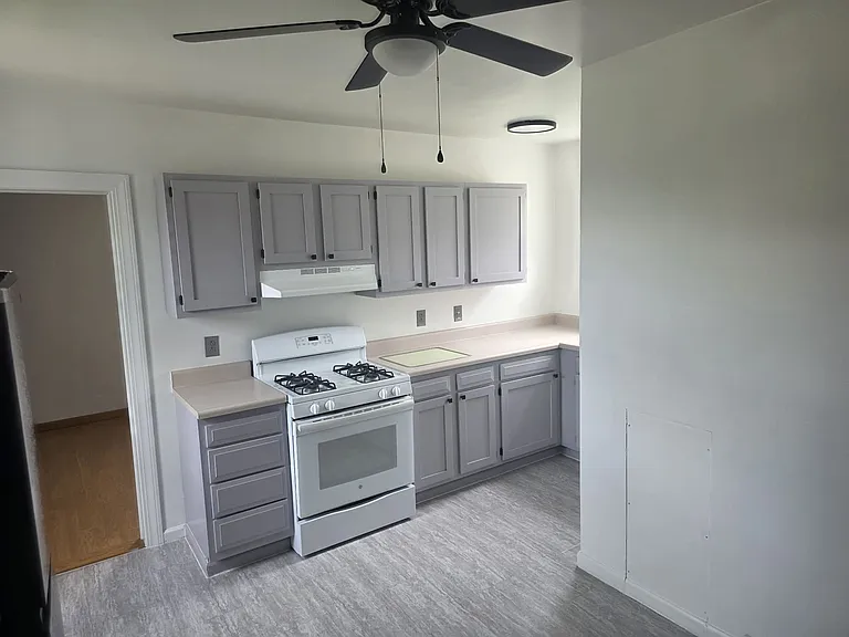 441 Center St #1 — Photo 1