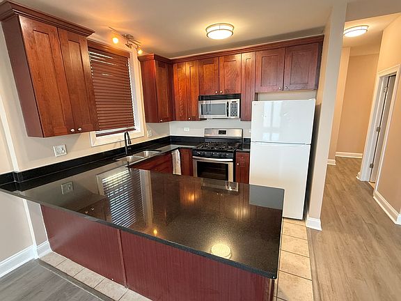 4th image of 2513 W Congress Pkwy APT 1