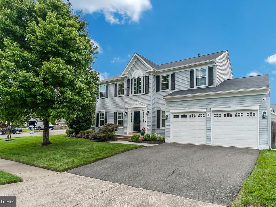 1st image of 1 Dorchester Ct