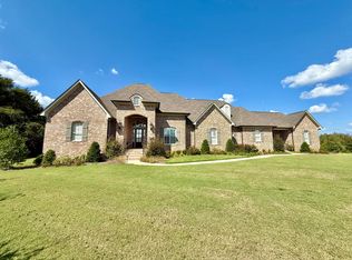 148 Summit Dr, Tupelo, MS 38801