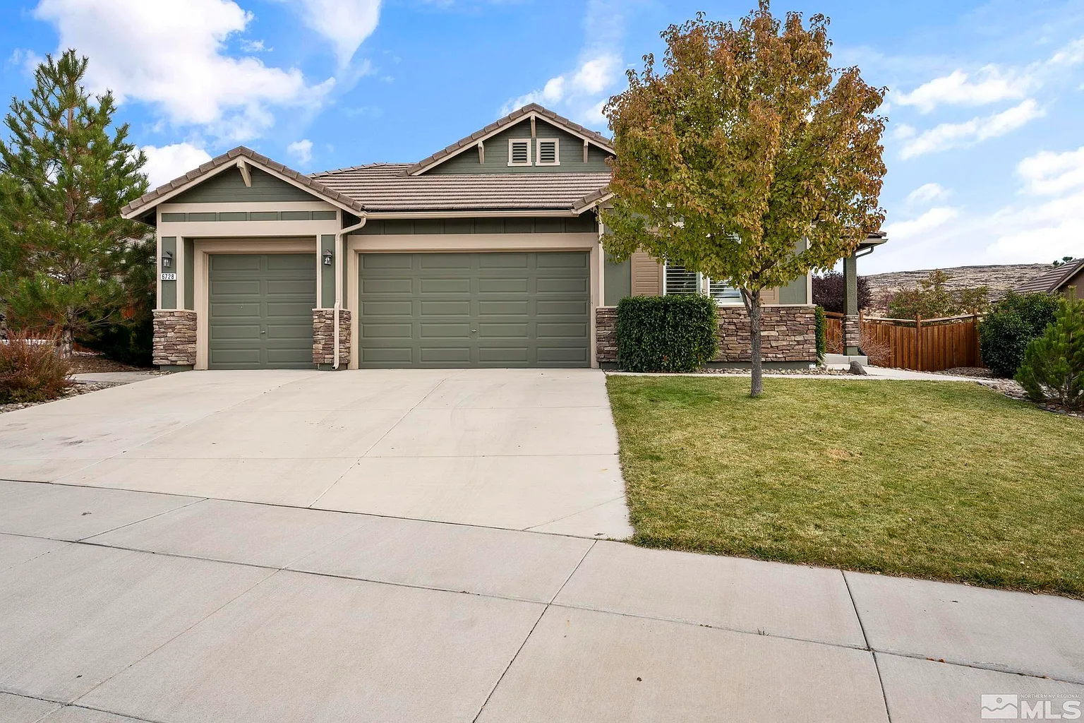 6728 Voyage Dr photo 1
