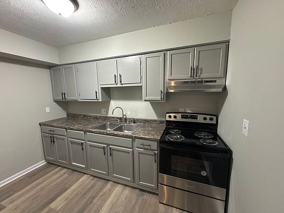 3rd image of 201 Lakeshore Dr APT 5