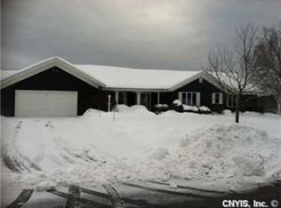 8 Quaker Hill Rd, Syracuse, NY 13224