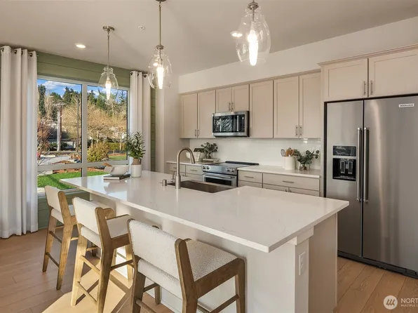 6901 NE 184th Lane #101, Kenmore, WA 98028