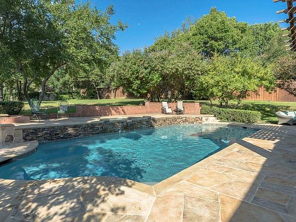 3rd image of 2817 Creek View Dr