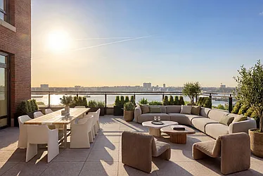 555 West 22nd Street, #11AW