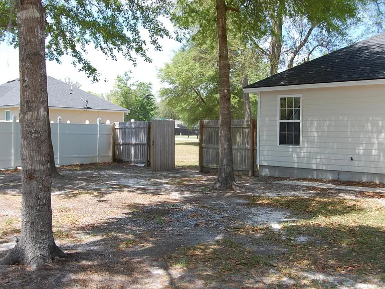 4501 Country Oak Dr — Photo 12