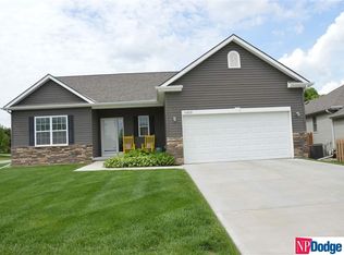 14928 Ogden St, Omaha, NE 68116