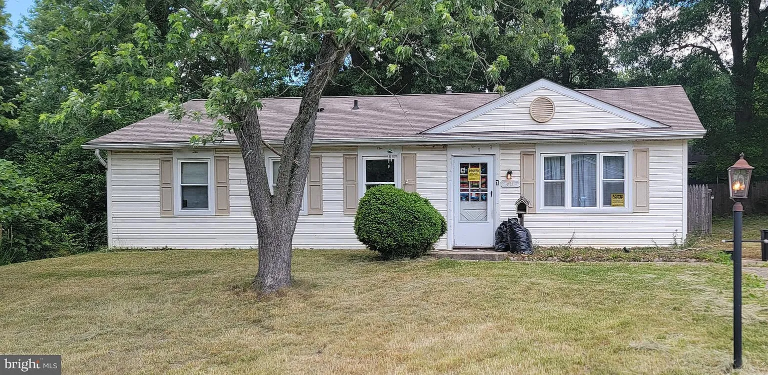 621 Hartwood Ln photo 1