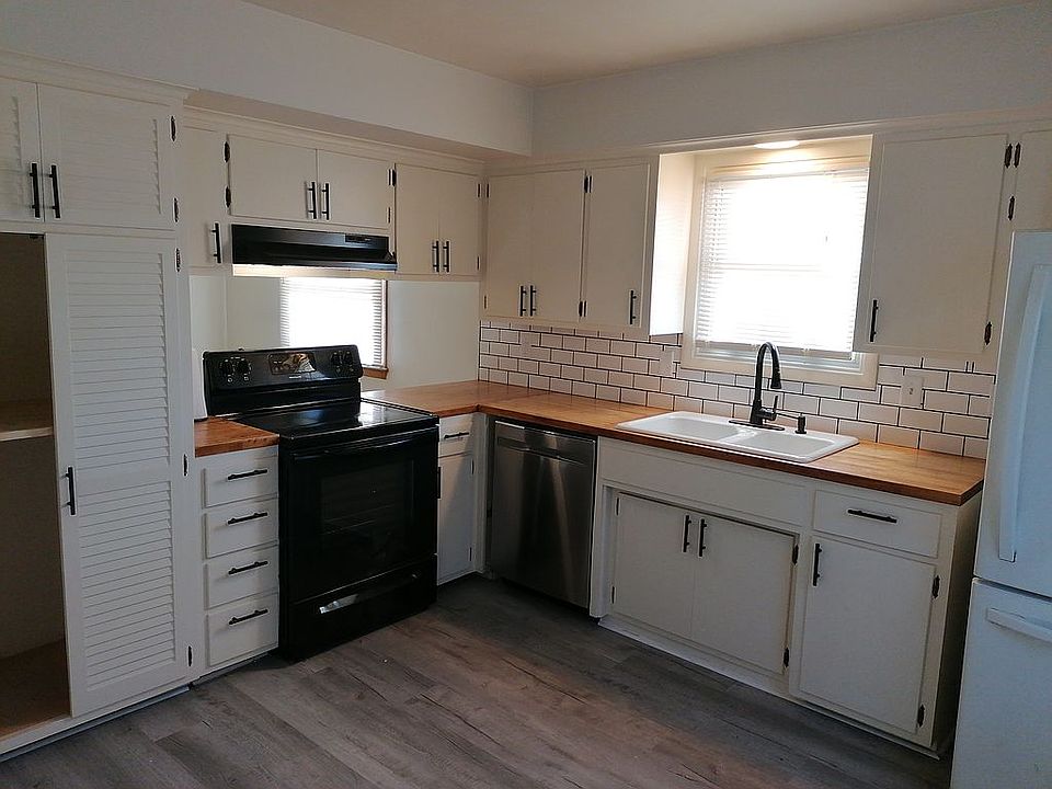 1st image of 1584 Pacific St