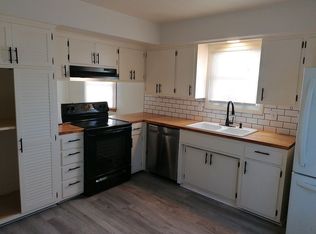 1584 Pacific St, Saint Paul, MN 55106